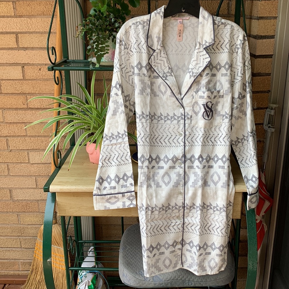 Victoria’s Secret Flannel Sleep Shirt size xs
